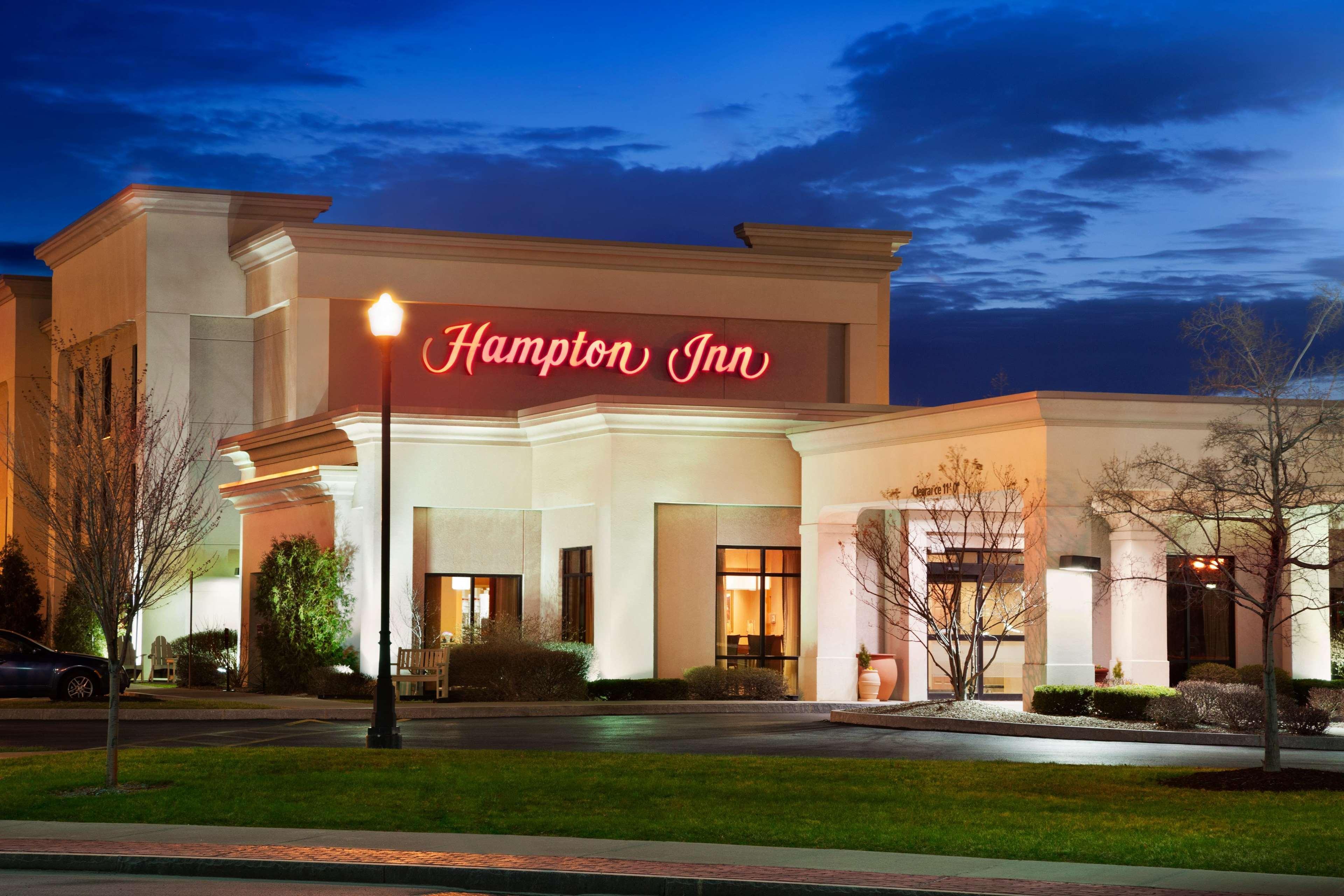 Hampton Inn Дженива Экстерьер фото